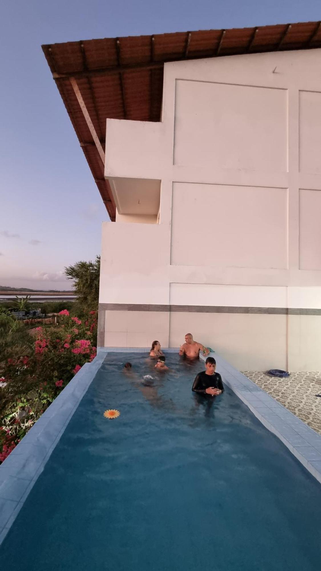Отель Solar Teixeira Flats Порту-де-Галиньяш Экстерьер фото